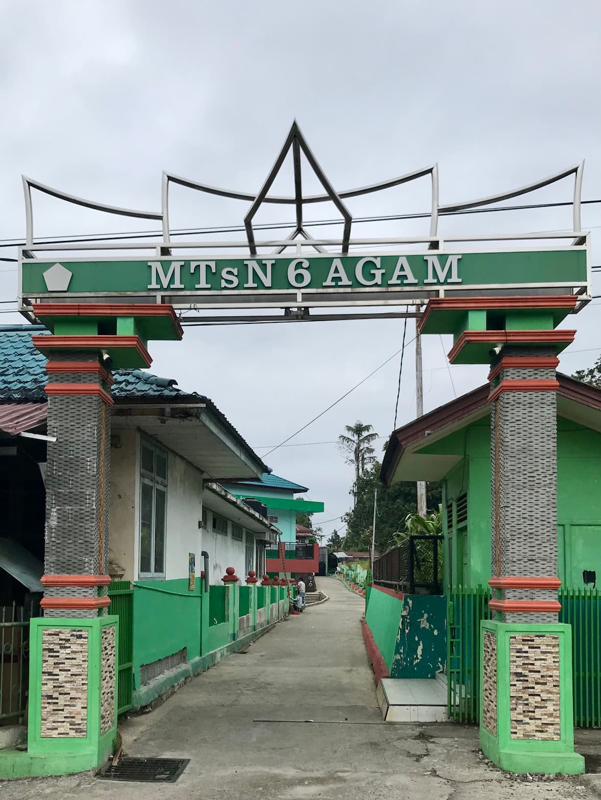Gerbang MTsN 6 Agam
